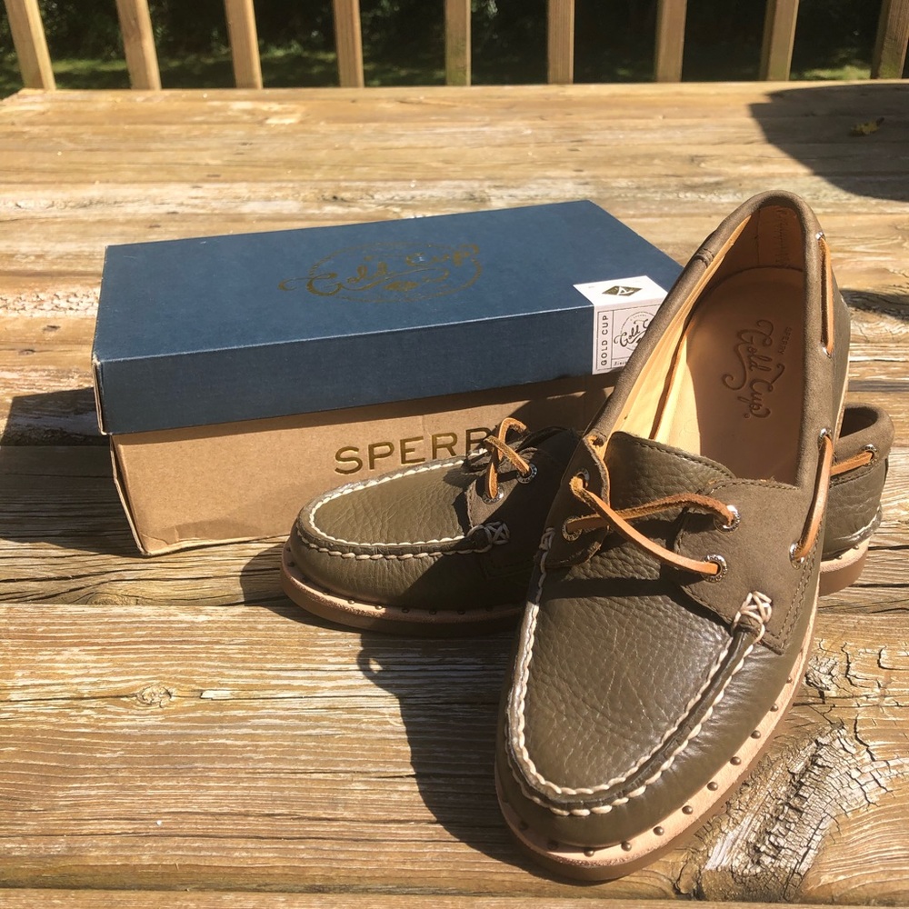 SPERRY gold cup collection- olivie green. size 7